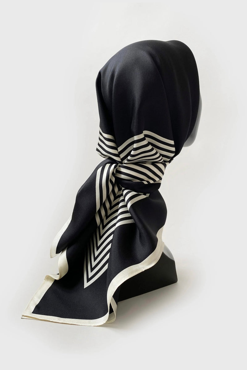 Lescarf - No. 2 (black) 90x90