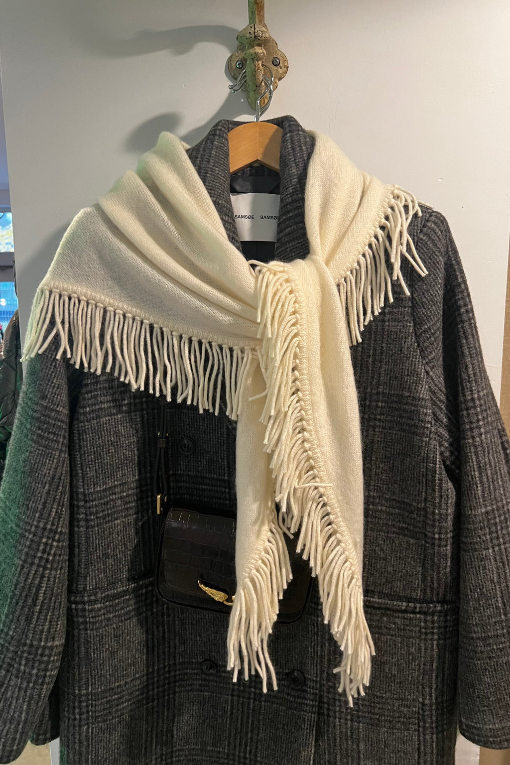 White + Warren - Brushed Cashmere Fringe Scarf (ivory)
