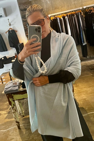 White + Warren - Cashmere Travel Wrap (blue fog)