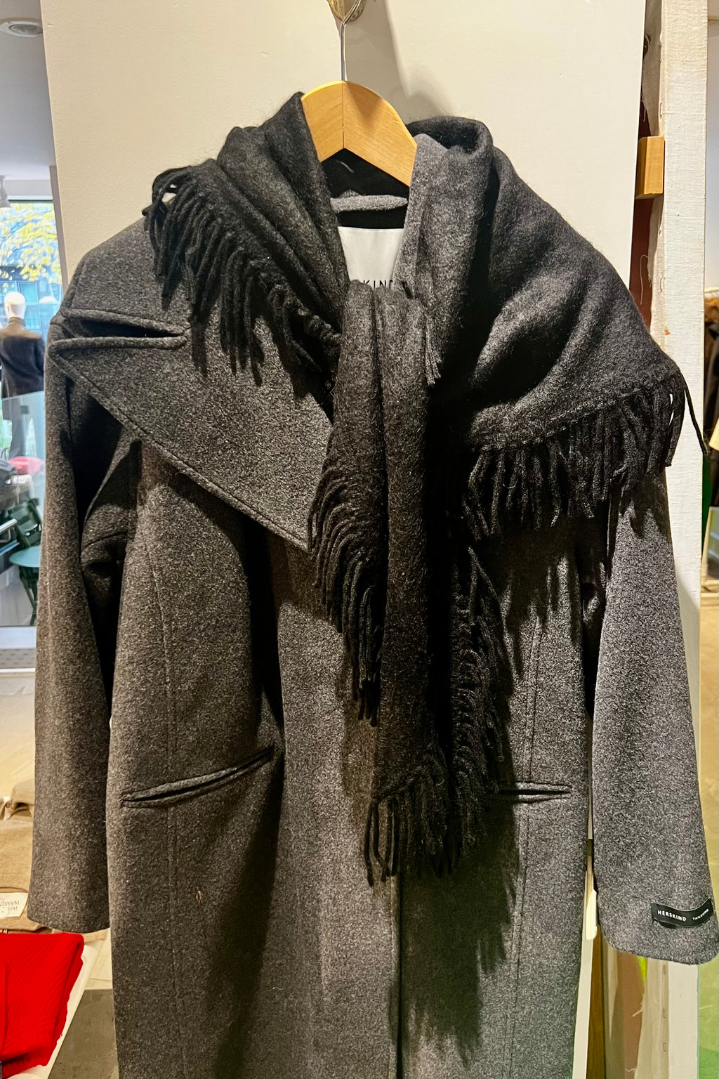 White + Warren - Brushed Cashmere Fringe Scarf (black)