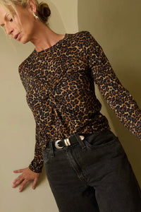 Nation LTD> - Marion Twist Front Tee (winter leopard)