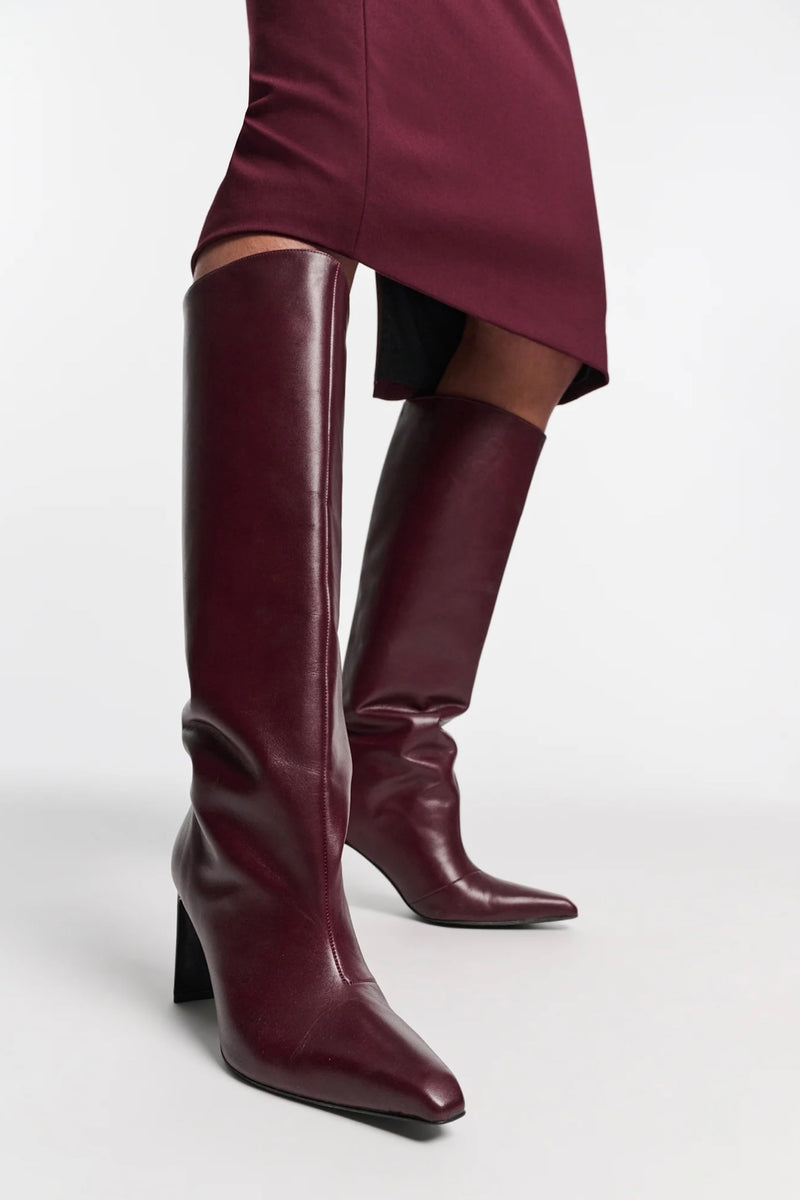 Dorothee Schumacher  Footwear - Chic Sophistication Wide Tall Boot (bordeaux)