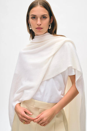 White + Warren - Cashmere Travel Wrap (soft white)