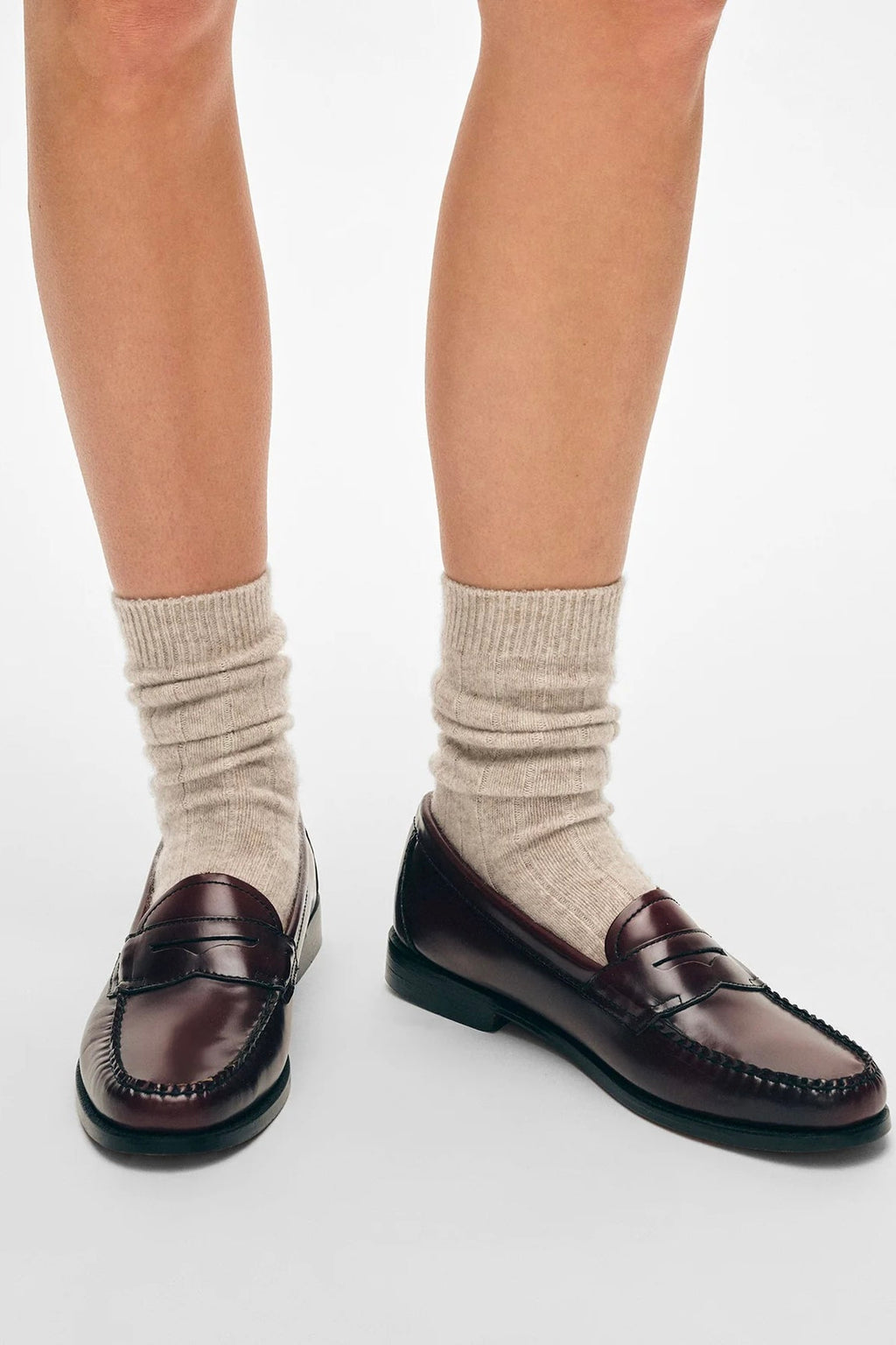 White + Warren - Cashmere ribbed socks