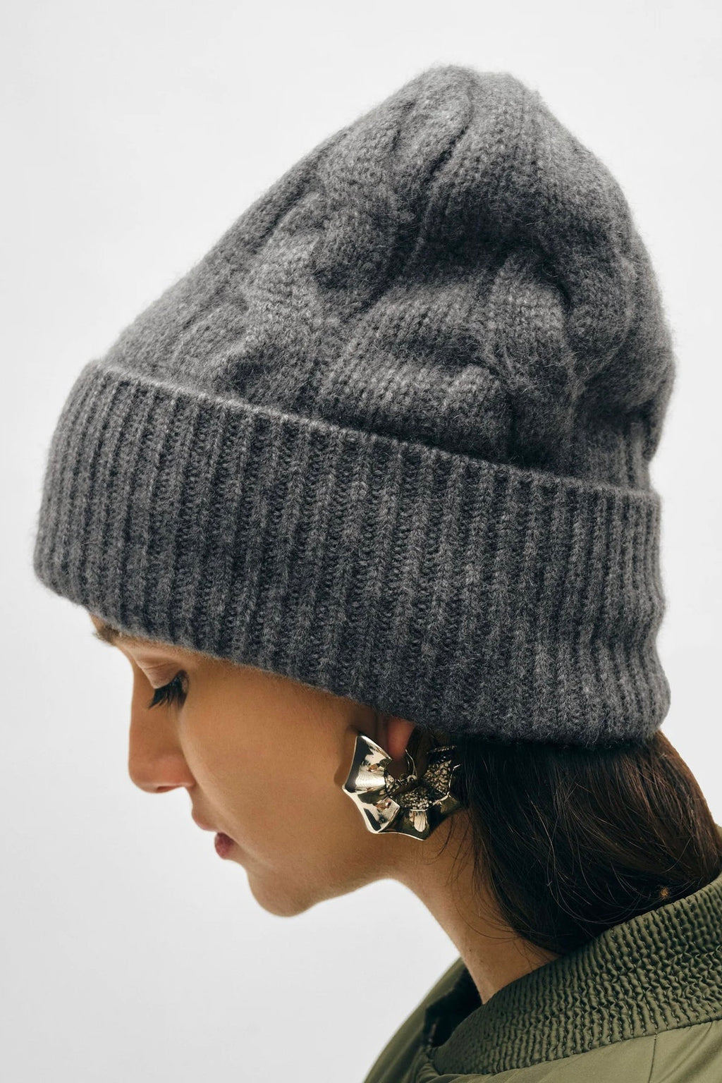 White + Warren - Cashmere Cable Beanie