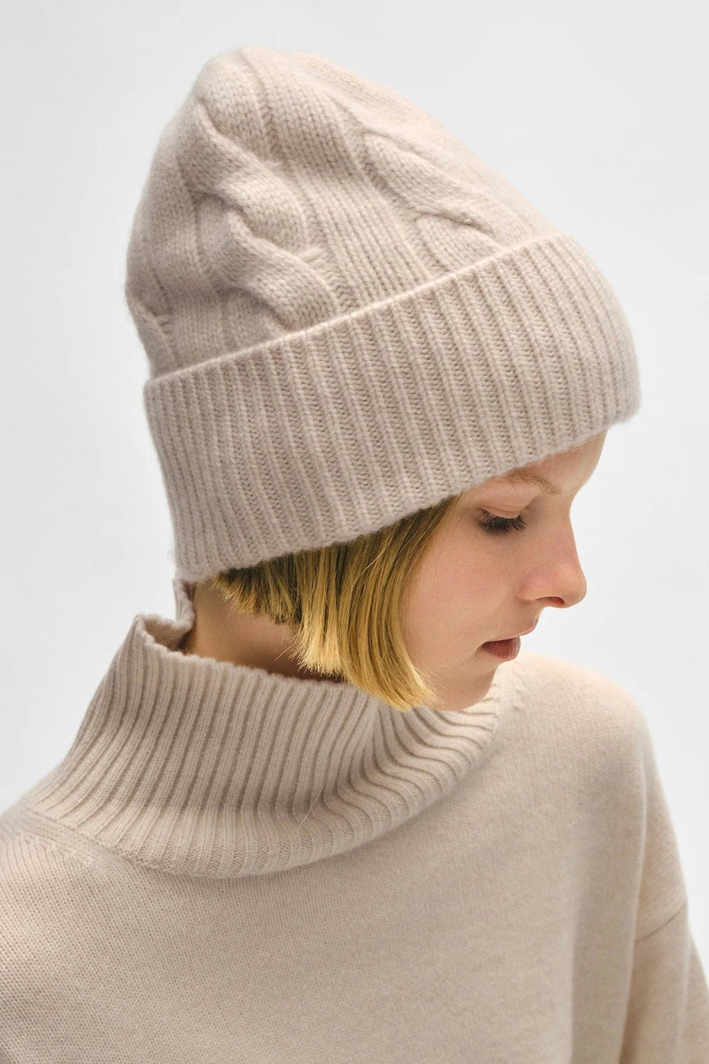 White + Warren - Cashmere Cable Beanie