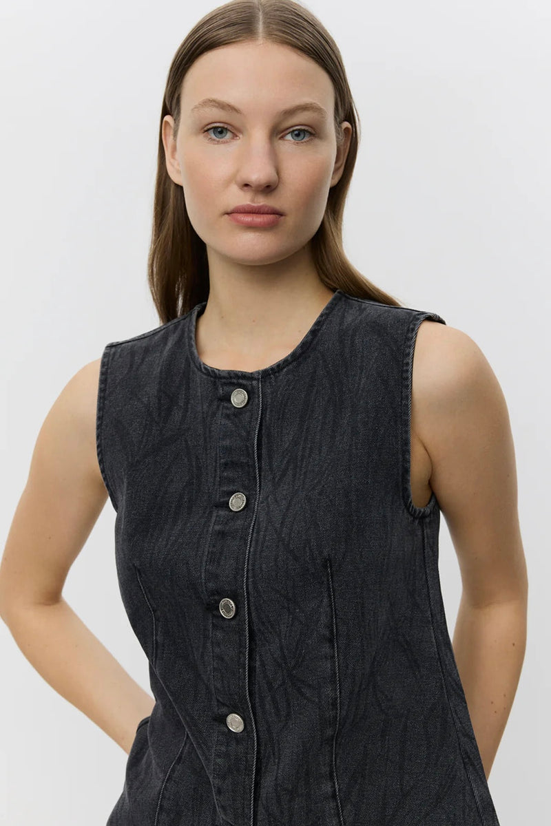 Sofie Schnoor - Carla Vest