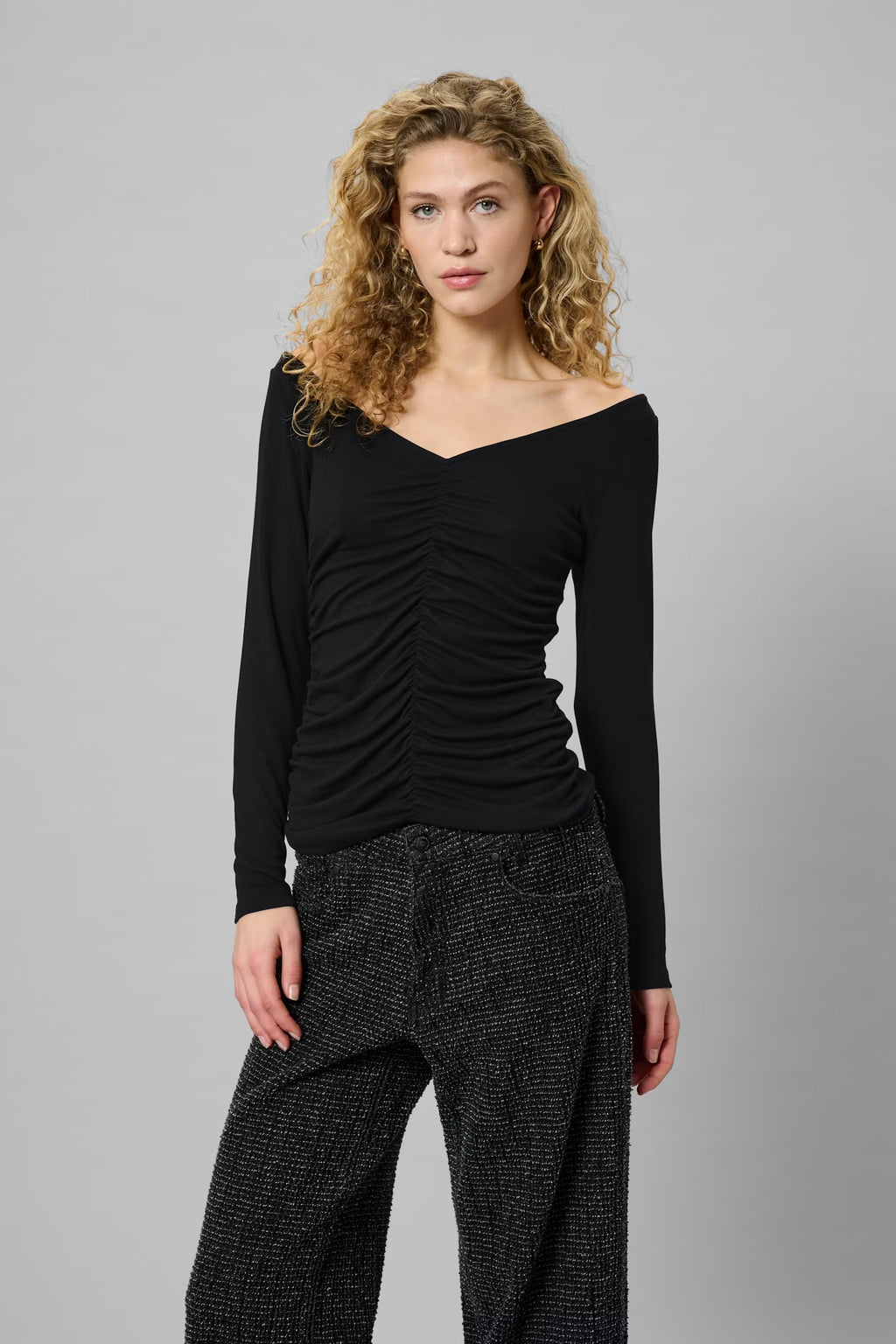 My Essential Wardrobe - Giggo Blouse