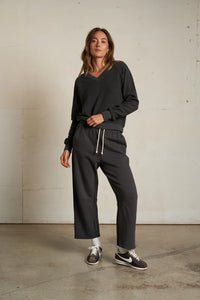 Perfect White Tee - Fallon Fleece Pants (vintage black)